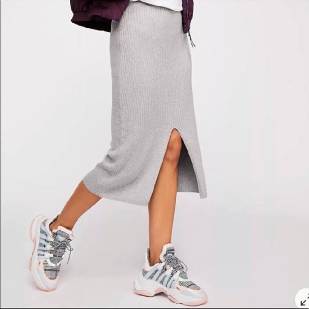 Avenue - Grey Ribbed Jersey Midi Skirt